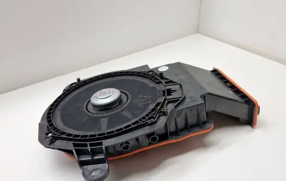 BMW 2 Active Tourer U06 Subwoofer speaker 9878329