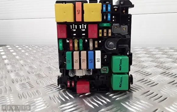 Citroen C4 Cactus Fuse module A006C801 9804848480