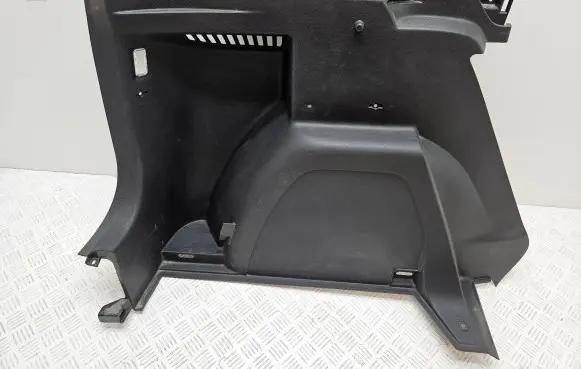 Trunk/boot lower side trim panel