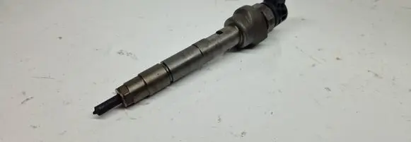 BMW 5 F10 F11 Fuel injector 7810702