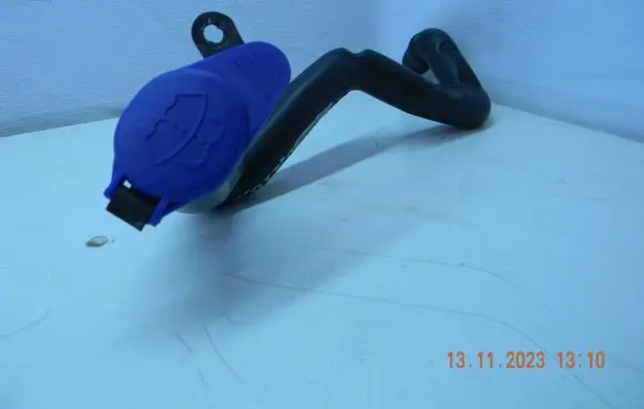 Volvo V70 Windshield washer fluid reservoir/tank 30699202