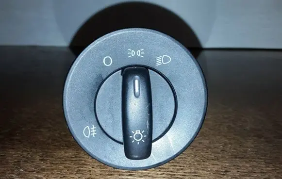 Skoda Octavia Mk2 (1Z) Light switch IZ0941431F 3KX04067402