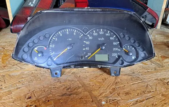 Ford Focus Speedometer (instrument cluster) 98AP10841BC 44ZU115