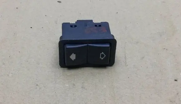 BMW 5 E39 Electric window control switch 836897