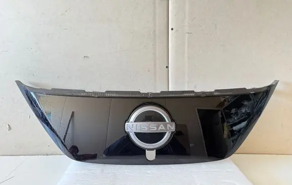 Nissan Leaf II (ZE1) Front grill 620726WK5A