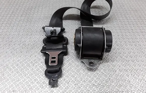 Ford C-MAX I Rear seatbelt 601597800E