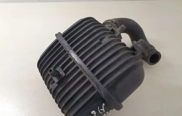 Vacuum air tank