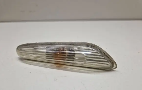 BMW 5 E60 E61 Front fender indicator light 8382104 PA66GF30