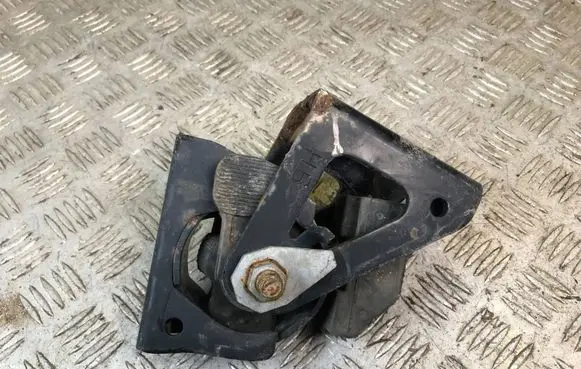 Toyota Auris E180 Engine mount bracket