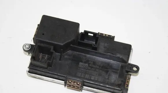 Porsche Panamera (970) Heater blower fan relay 97062442303
