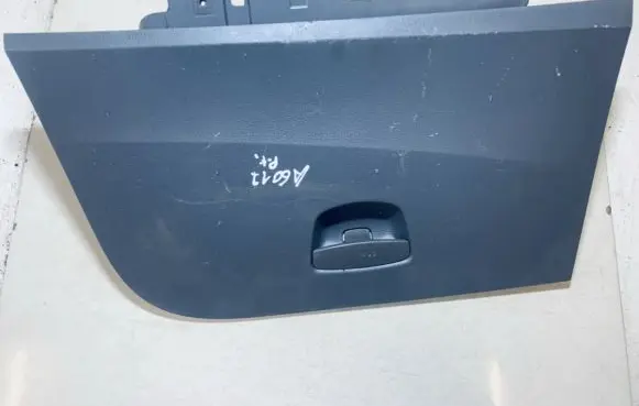 Seat Ibiza IV (6J,6P) Glove box 6j2857103aa 6j2857095a