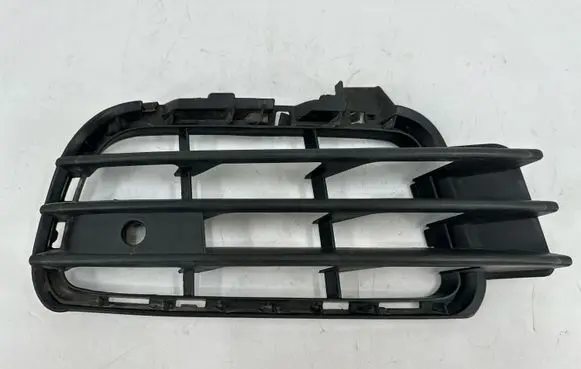Volkswagen Touareg II Front bumper lower grill 7P6853666A