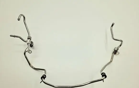 BMW M5 F90 Fuel line pipe 8096111 13538096111