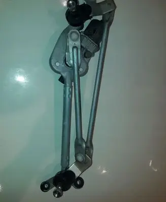 Honda HR-V Front wiper linkage and motor