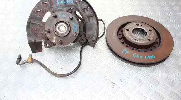 Mitsubishi 3000 GT Front wheel hub spindle knuckle