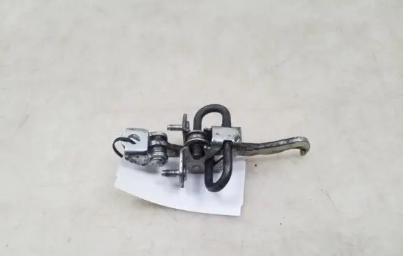 Opel Vectra C Rear door check strap stopper