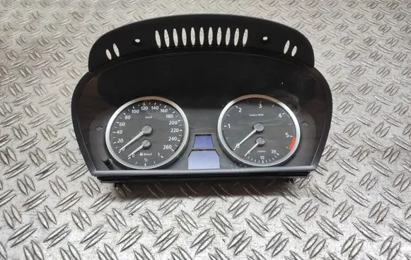 BMW 5 E60 E61 Speedometer (instrument cluster) 110080213 62119135253 213712010108