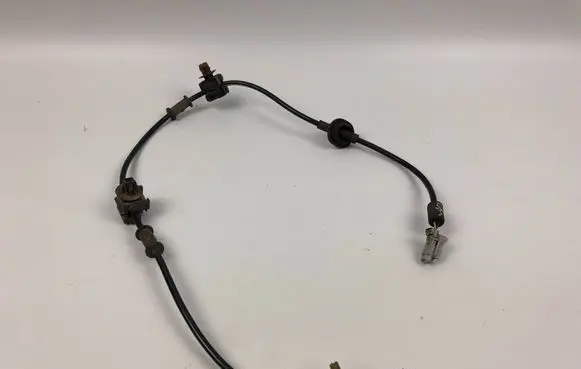 Subaru B9 Tribeca ABS brake wheel speed sensor 27540AG10