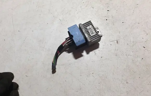 Renault Captur Glow plug pre-heat relay 110678071R PDR812 20535D