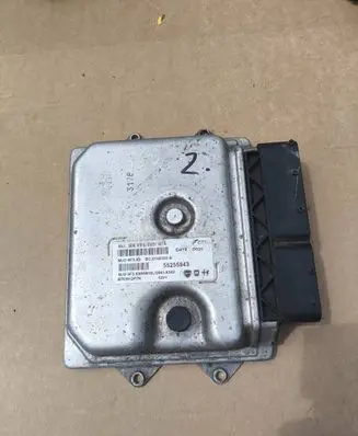 Fiat 500L Engine control unit/module ECU 55255943 500LSDE85H BC0108320B