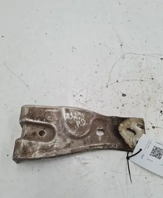 Fender mounting bracket