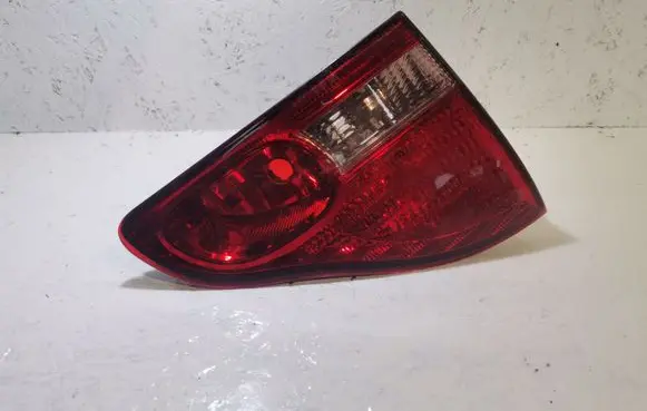 Tailgate rear/tail lights