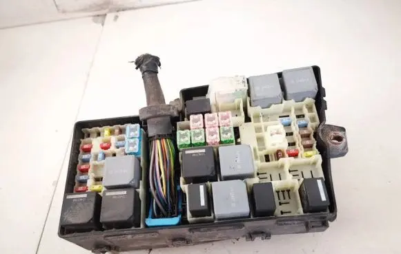 Ford Focus Fuse box set av6t14a142ab av6t-14a142-ab