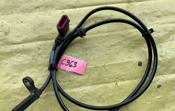 Mercedes-Benz C W204 ABS rear brake sensor A2045400317