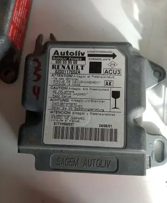 Renault Megane III Airbag control unit/module 820117652a