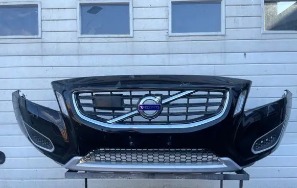 Volvo V60 Front bumper 31290811 30795040 31323100