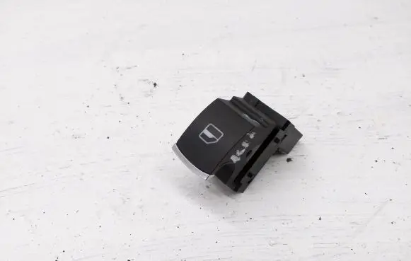 Volkswagen Tiguan Electric window control switch 5K0959855