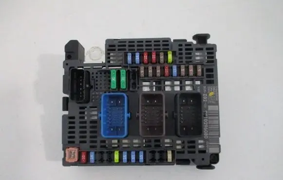 Peugeot 308 BSM Control unit 9810296080