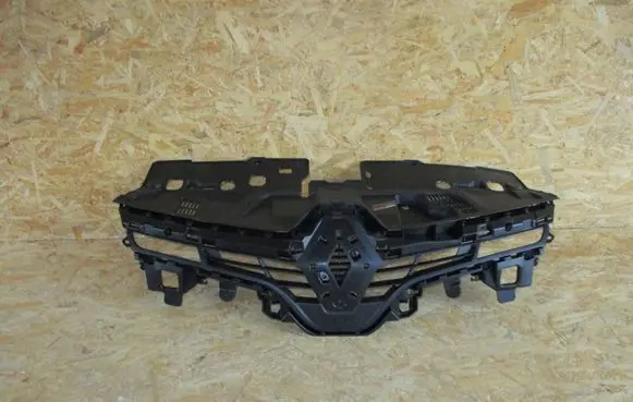 Renault Clio IV Front bumper upper radiator grill 622563184R