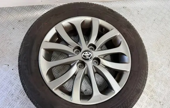 Toyota Yaris R15 alloy rim 426110DC50