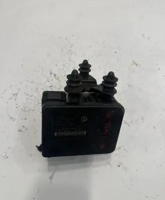 Volkswagen Golf Plus ABS Pump 1K0907379Q 10096003553 00005305F3