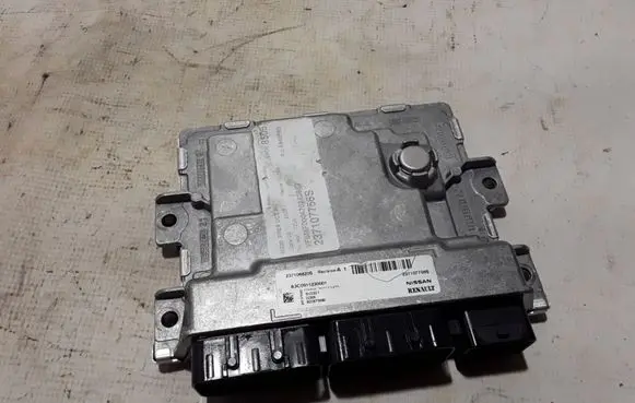 Renault Master III Engine control unit/module 820675980