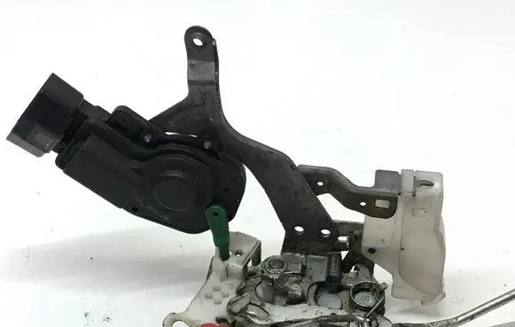Citroen C1 Front door lock