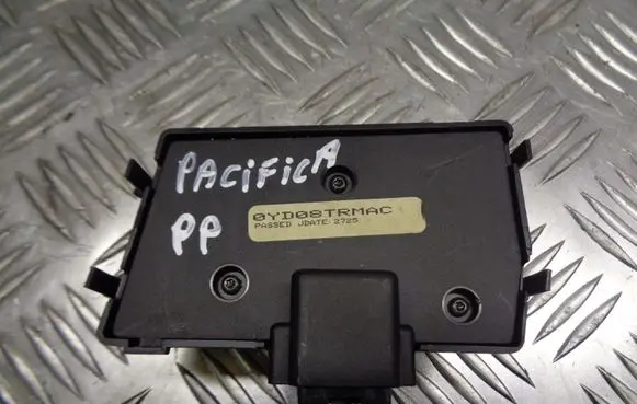 Chrysler Pacifica Central console control unit OYD08TRMAC