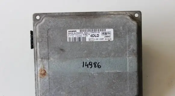 Ford Fiesta Engine control unit/module 6S6112A650GD S120977313D