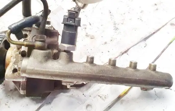 Opel Astra H Fuel main line pipe 0445214049