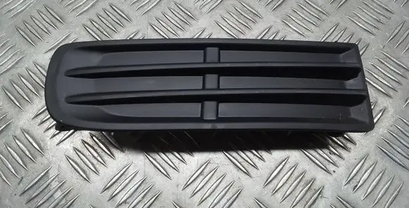 Toyota Avensis T220 Front bumper lower grill 5311205040