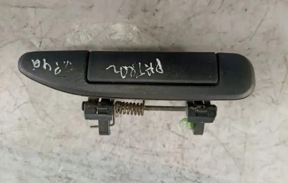 Nissan Patrol Y61 Front door exterior handle