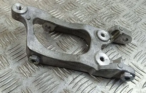 Jeep Wrangler Generator/alternator bracket 50054285 60663 05281576AB