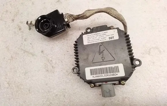 Nissan Murano Z50 Headlight ballast module Xenon NZMNS111LBNA