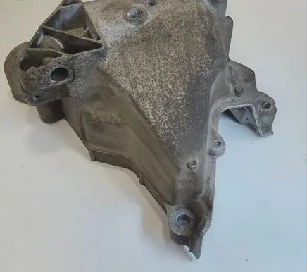 Volkswagen Golf VII Engine mounting bracket 04E199275