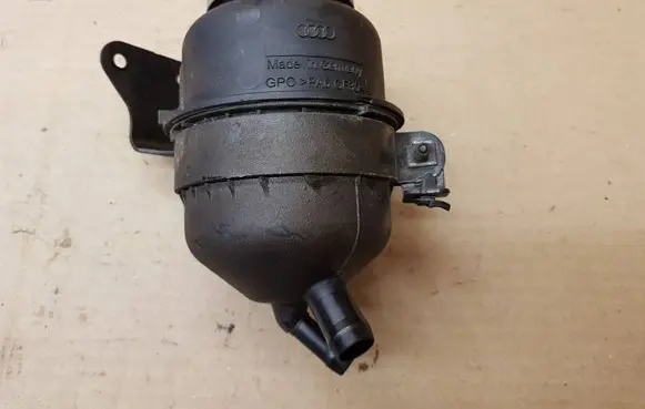 Audi A5 8T 8F Power steering fluid tank/reservoir 4F0422371D