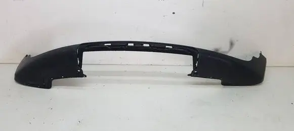 Front bumper lip