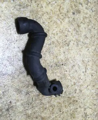 Mercedes-Benz E W124 Breather hose/pipe 1030040482