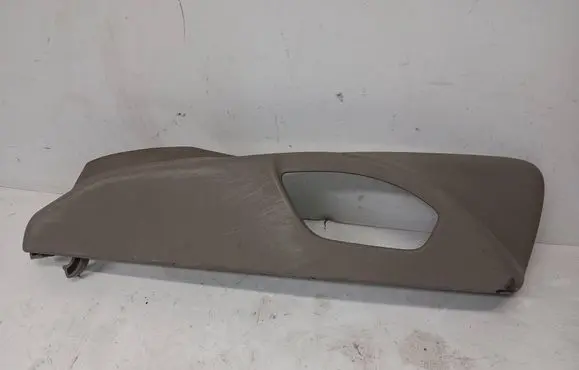 Volvo XC60 Front door seat control surround trim 39810571