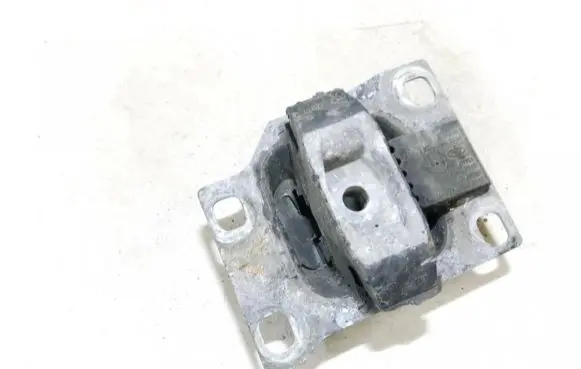 Ford Focus Engine mount bracket 98ab7m121ak 98ab-7m121-ak
